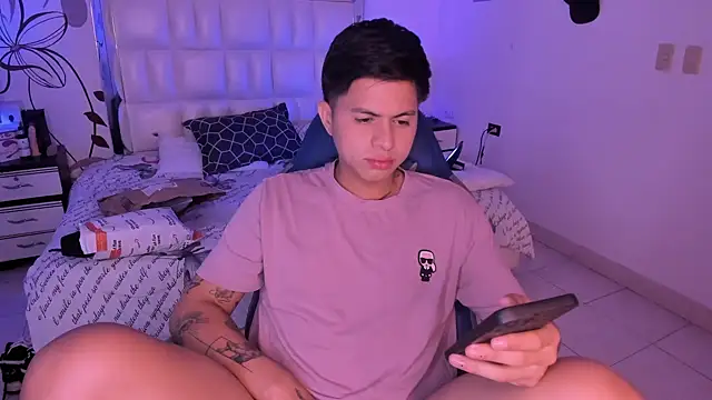 Snapshot of Niicky1_ chatting on 01.13.25 Niicky1 online show from 01.13.25