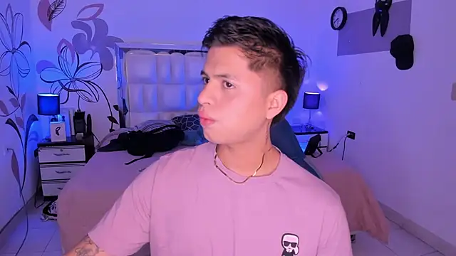 Snapshot of Niicky1_ chatting on 02.02.25 Niicky1 online show from 02.02.25