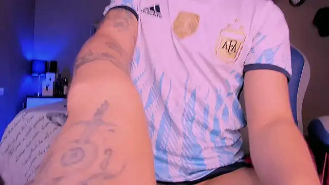 Snapshot of Niicky1_ chatting on 03.08.25 Niicky1 online show from 03.08.25