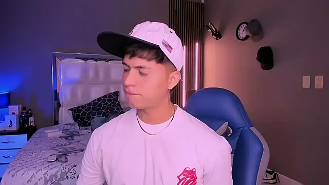 Snapshot of Niicky1_ chatting on 03.19.25 Niicky1 online show from 03.19.25