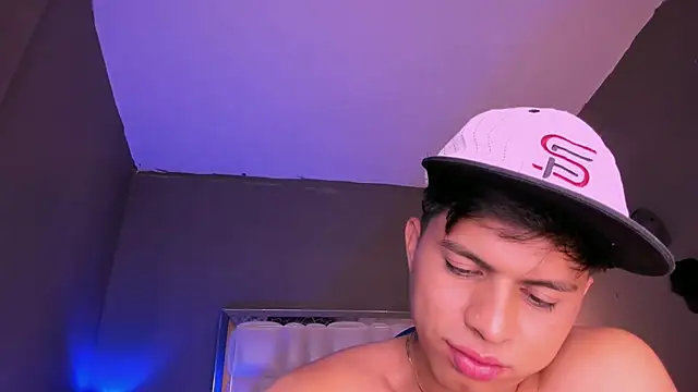 Snapshot of Niicky1_ chatting on 03.20.25 Niicky1 online show from 03.20.25