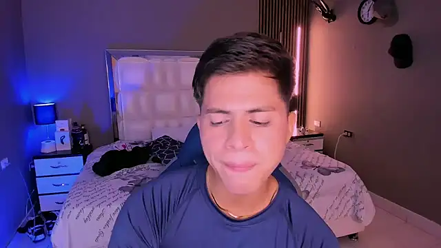 Snapshot of Niicky1_ chatting on 03.20.25 Niicky1 online show from 03.20.25