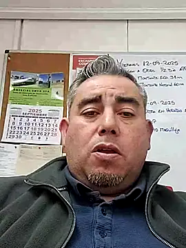 Snapshot of Manolete007x chatting on 09.11.25 Manolete007x online show from 09.11.25