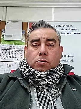 Snapshot of Manolete007x chatting on 09.29.25 Manolete007x online show from 09.29.25