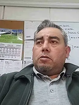 Snapshot of Manolete007x chatting on 09.30.25 Manolete007x online show from 09.30.25