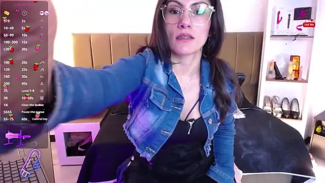 Snapshot of Rapunzeell_ chatting on 03.17.25 Rapunzeell online show from 03.17.25