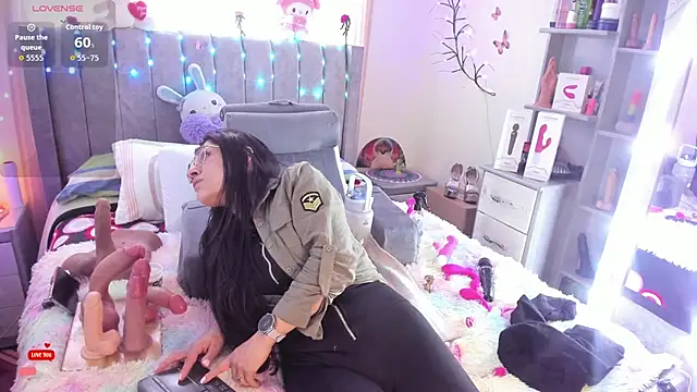 Rapunzeell  online show from 11.18.25