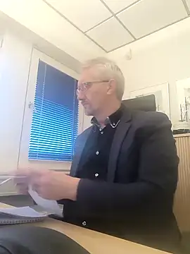 Snapshot of tom-swede chatting on 12.03.24 tom-swede online show from 12.03.24