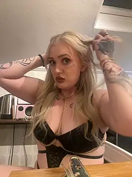 QueenOfFknBj online show from 03.04.25