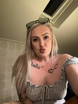 QueenOfFknBj online show from 03.21.25