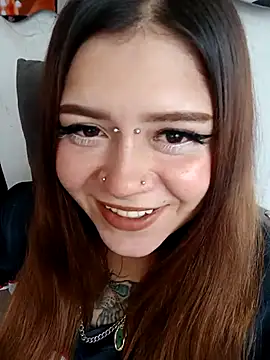 sara winehouse1 online show from 11.20.25