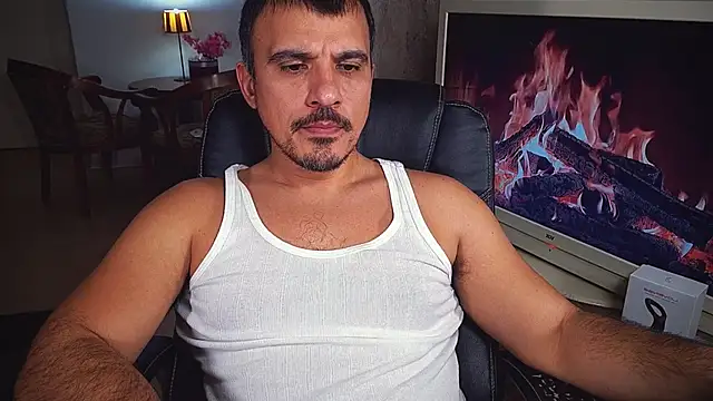 Snapshot of officeman7 chatting on 12.01.24 officeman7 online show from 12.01.24