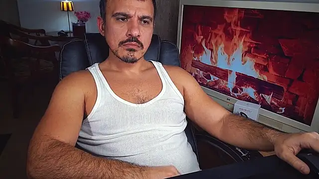 Snapshot of officeman7 chatting on 12.08.24 officeman7 online show from 12.08.24