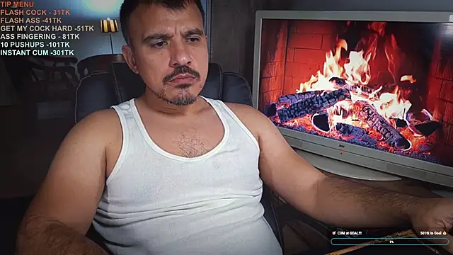 Snapshot of officeman7 chatting on 12.04.25 officeman7 online show from 12.04.25