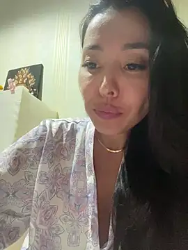 Snapshot of IzanamiTime chatting on 12.27.24 IzanamiTime online show from 12.27.24