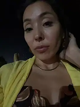 Snapshot of IzanamiTime chatting on 12.31.24 IzanamiTime online show from 12.31.24