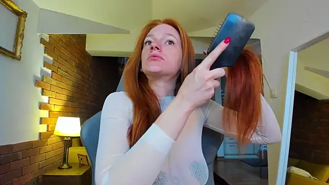 Snapshot of Aliceginger99 chatting on 11.12.25 Aliceginger99 online show from 11.12.25