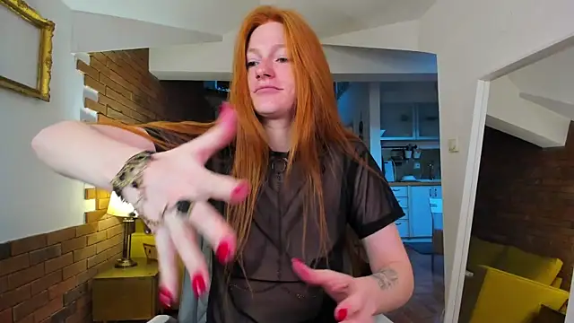 Snapshot of Aliceginger99 chatting on 11.15.25 Aliceginger99 online show from 11.15.25