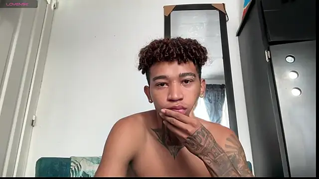 sexy blacks  online show from 11.08.25