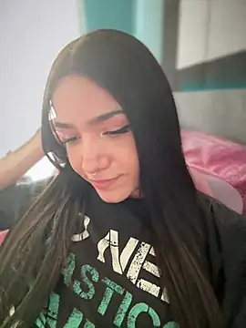 Snapshot of ShannonShanny chatting on 03.19.25 ShannonShanny online show from 03.19.25