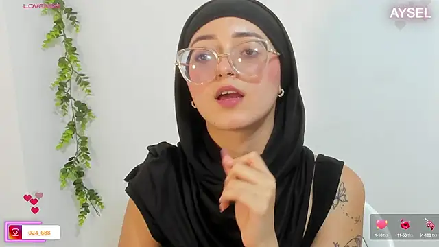 Snapshot of aysel_elid chatting on 02.05.25 aysel elid online show from 02.05.25