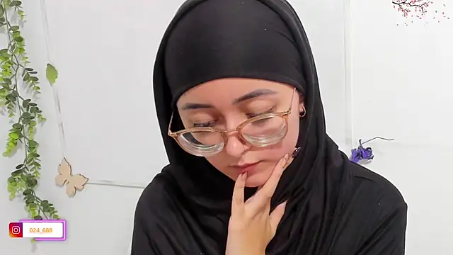 Snapshot of aysel_elid chatting on 09.10.25 aysel elid online show from 09.10.25