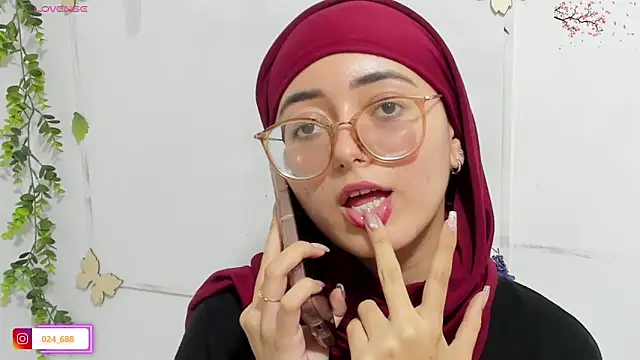 Snapshot of aysel_elid chatting on 11.13.25 aysel elid online show from 11.13.25