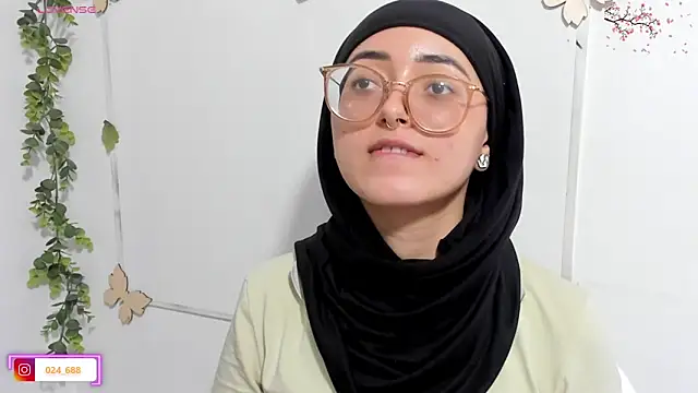 Snapshot of aysel_elid chatting on 04.22.26 aysel elid online show from 04.22.26