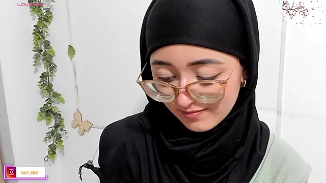 Snapshot of aysel_elid chatting on 05.14.26 aysel elid online show from 05.14.26