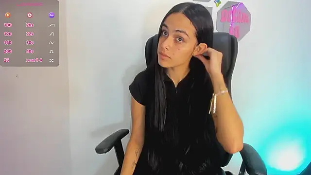 ChloeHarper  online show from 12.30.24