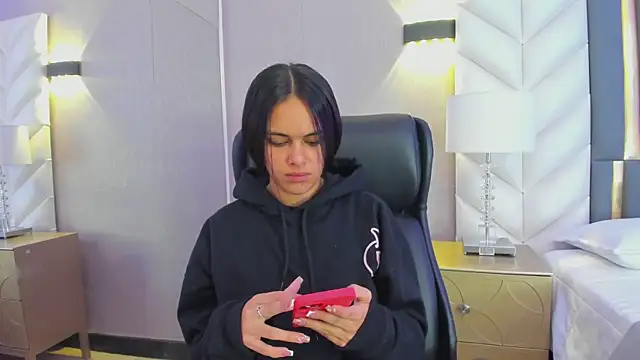 ChloeHarper  online show from 01.19.26