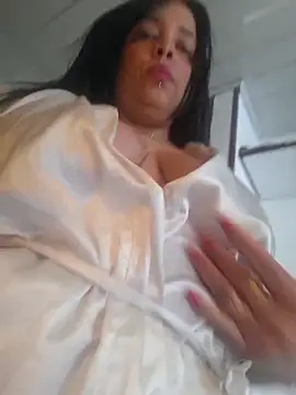 Snapshot of Pandorakarl chatting on 11.13.25 Pandorakarl online show from 11.13.25