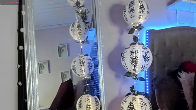 Snapshot of Pandorakarl chatting on 11.30.25 Pandorakarl online show from 11.30.25