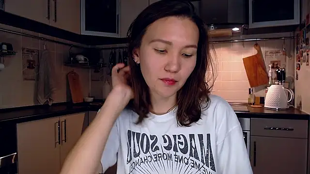 Kelly Yon online show from 09.16.25