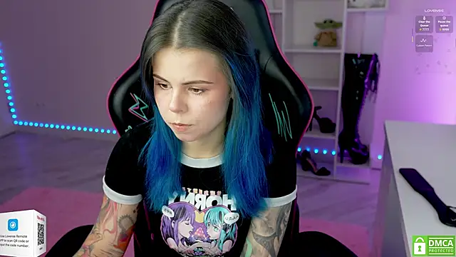 Latex Kitty online show from 11.11.25