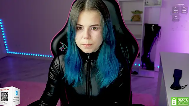 Latex Kitty online show from 11.24.25