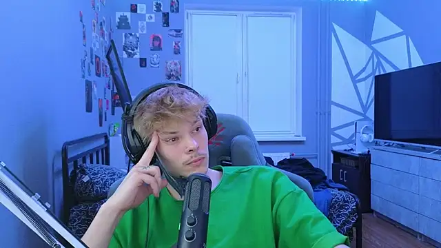 DENIS HERE online show from 03.22.25