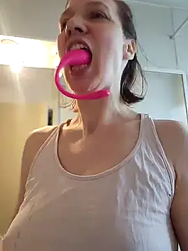 Exhibitionsplit online show from 01.26.25