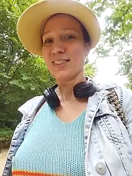 Exhibitionsplit online show from 09.30.25