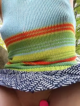 Exhibitionsplit online show from 10.13.25