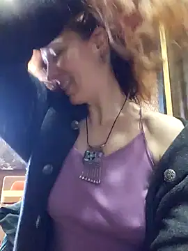 Snapshot of Exhibitionsplit chatting on 04.19.26 Exhibitionsplit online show from 04.19.26