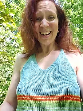 Snapshot of Exhibitionsplit chatting on 05.16.26 Exhibitionsplit online show from 05.16.26