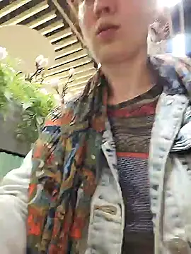 Snapshot of Exhibitionsplit chatting on 05.18.26 Exhibitionsplit online show from 05.18.26