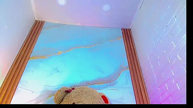 Snapshot of CoralineSweett chatting on 11.22.25 CoralineSweett online show from 11.22.25