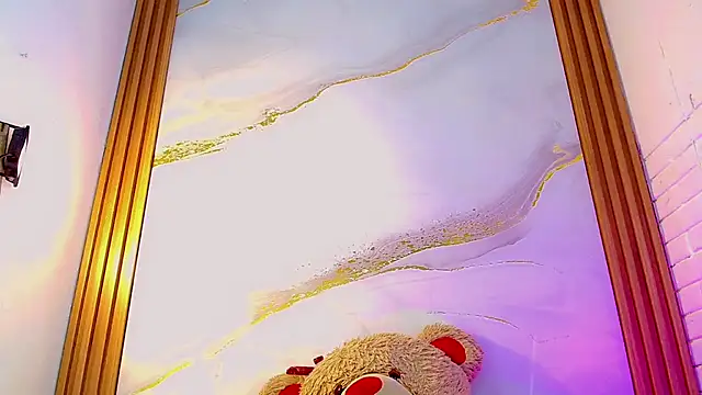 Snapshot of CoralineSweett chatting on 12.16.25 CoralineSweett online show from 12.16.25