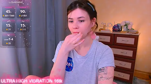 cutie mili online show from 10.06.25