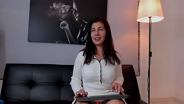 scarlett moore online show from 02.08.25