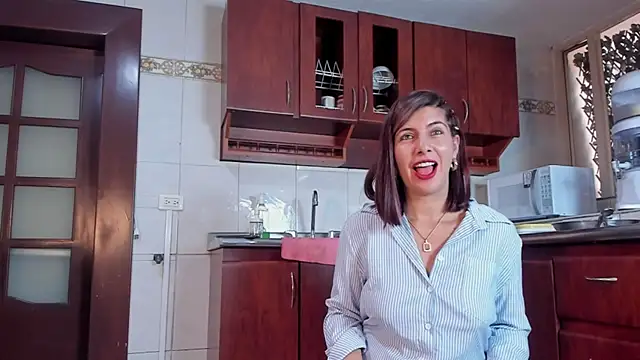 scarlett moore online show from 11.10.25