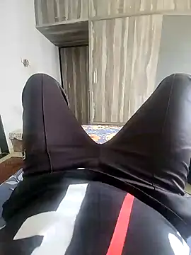 Snapshot of DesiRocco7 chatting on 09.20.25 DesiRocco7 online show from 09.20.25