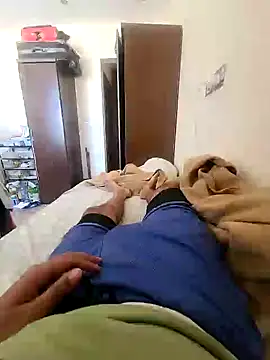 Snapshot of DesiRocco7 chatting on 11.01.25 DesiRocco7 online show from 11.01.25